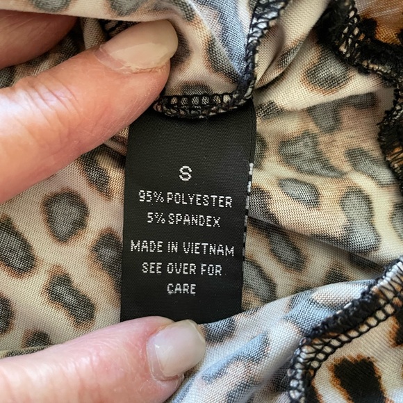 AB STUDIO JAGUAR ANIMAL PRINT TOP Size S Cream Black Brown - Picture 11 of 12
